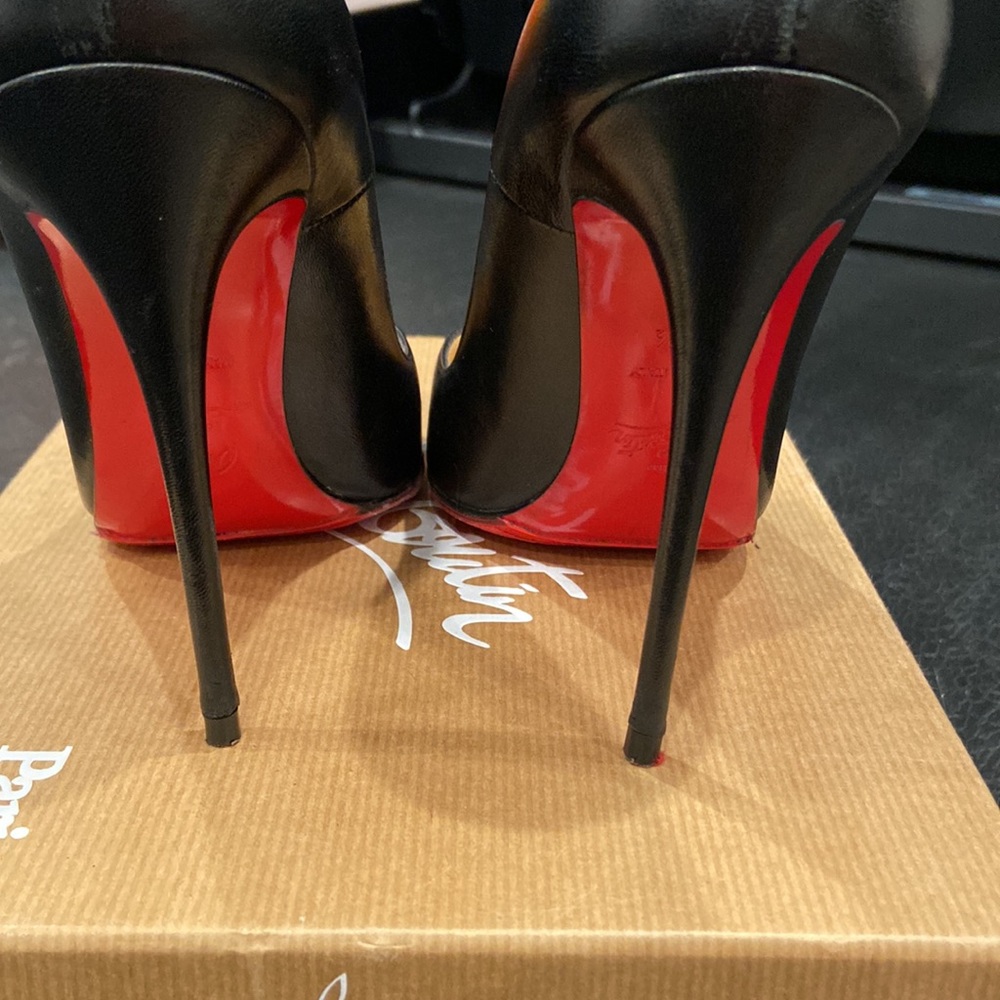 Authentic Christian Louboutin 120mm So Kate Patent Pointed-Toe Pumps - Picture 7 of 9